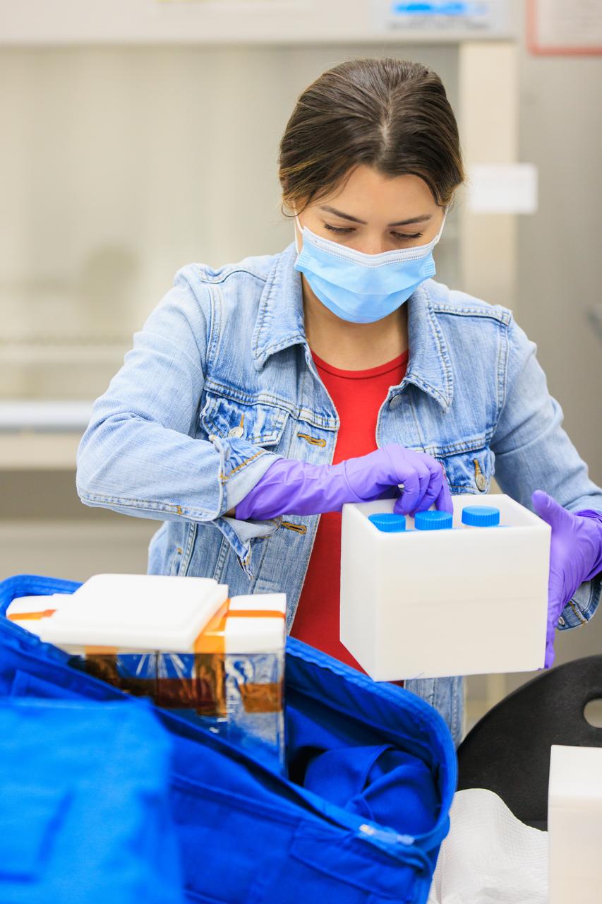 Scientists package up part of NASA’s Biology Experiment-1 (BioExpt-1) for official handover to the Orion team for Artemis I inside the Space Station Processing Facility at the agency’s Kennedy Space Center in Florida on Aug. 18, 2022. BioExpt-1 is a space biology pathfinder, which will carry Arabidopsis, algae, yeast, and fungi science payloads for biology research beyond low-Earth orbit aboard the Orion capsule on the Artemis I mission. The payload container assemblies will be installed onto panels in the Orion capsule and will return to Earth to provide critical and unique data about life beyond low-Earth orbit for the first time in more than 40 years. Artemis I is the first in a series of increasingly complex missions that will enable human exploration to the Moon and eventually on to Mars.
