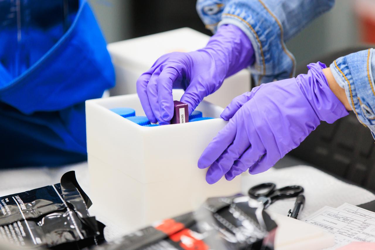 Scientists package up part of NASA’s Biology Experiment-1 (BioExpt-1) for official handover to the Orion team for Artemis I inside the Space Station Processing Facility at the agency’s Kennedy Space Center in Florida on Aug. 18, 2022. BioExpt-1 is a space biology pathfinder, which will carry Arabidopsis, algae, yeast, and fungi science payloads for biology research beyond low-Earth orbit aboard the Orion capsule on the Artemis I mission. The payload container assemblies will be installed onto panels in the Orion capsule and will return to Earth to provide critical and unique data about life beyond low-Earth orbit for the first time in more than 40 years. Artemis I is the first in a series of increasingly complex missions that will enable human exploration to the Moon and eventually on to Mars.
