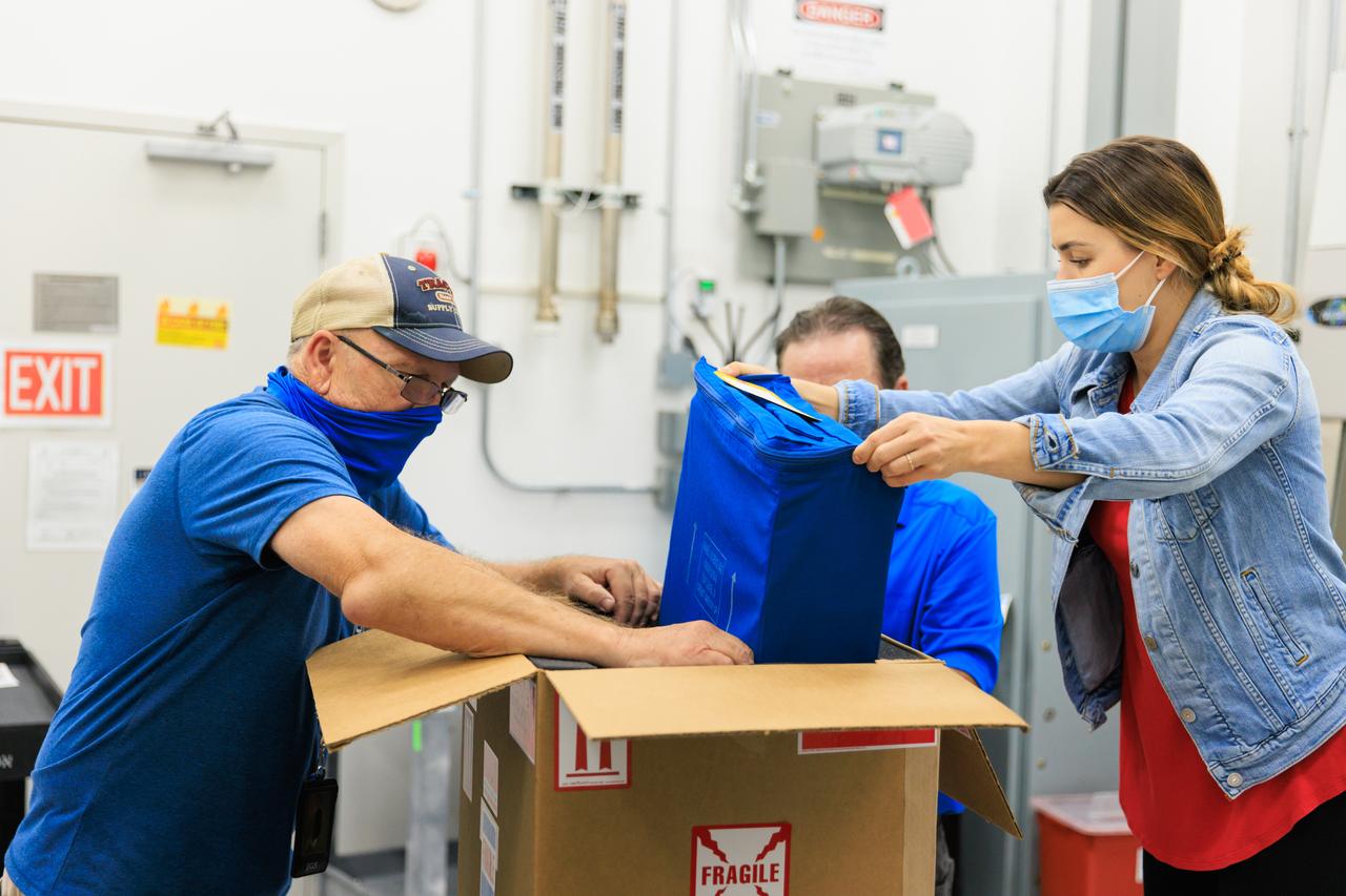 NASA’s Biology Experiment-1 (BioExpt-1) is officially packaged and ready for handover to the Orion team for Artemis I inside the Space Station Processing Facility at the agency’s Kennedy Space Center in Florida on Aug. 18, 2022. BioExpt-1 is a space biology pathfinder, which will carry Arabidopsis, algae, yeast, and fungi science payloads for biology research beyond low-Earth orbit aboard the Orion capsule on the Artemis I mission. The payload container assemblies will be installed onto panels in the Orion capsule and will return to Earth to provide critical and unique data about life beyond low-Earth orbit for the first time in more than 40 years. Artemis I is the first in a series of increasingly complex missions that will enable human exploration to the Moon and eventually on to Mars.