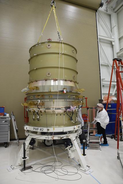 NASA image: LOFTID Spacecraft Lift and Mate PASS-PLA Canister to RV-PLA
