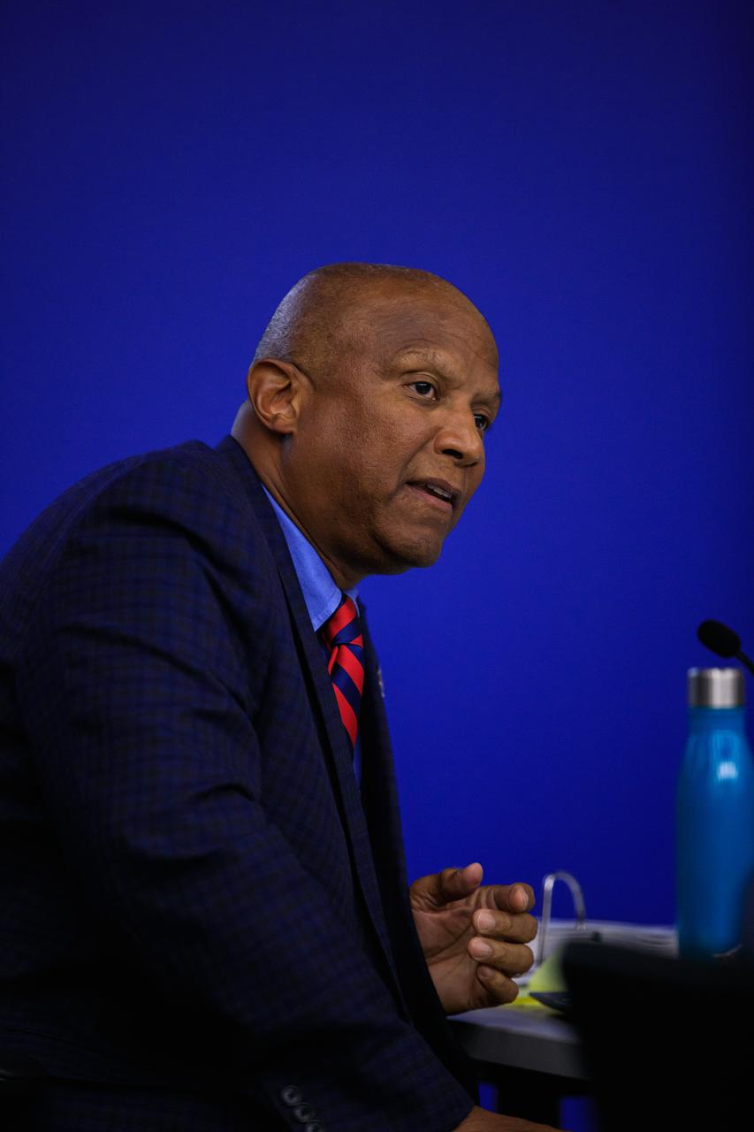 Kennedy Space Center Deputy Director Kelvin Manning participates in a Flight Readiness Review for NASA’s Crew-5 mission at the Florida spaceport on Sept. 26, 2022. NASA and SpaceX managers held the review to confirm the SpaceX Falcon 9 rocket and Crew Dragon spacecraft are ready for launch. Crew-5 is scheduled to launch to the International Space Station from Kennedy’s Launch Complex 39A as part of the agency’s Commercial Crew Program. This will be the fifth crew rotation mission of SpaceX’s human transportation system and its sixth flight with astronauts, including the Demo-2 test flight, to the space station.