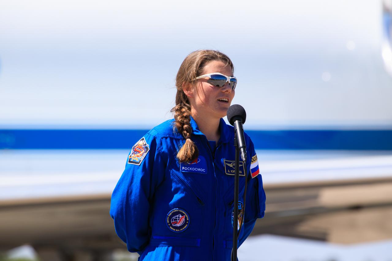 Roscosmos cosmonaut Anna Kikina speaks to members of the news media during crew arrival for NASA’s SpaceX Crew-5 mission at the Launch and Landing Facility at Kennedy Space Center in Florida on Oct. 1, 2022. The astronauts will launch aboard the Crew Dragon on a SpaceX Falcon 9 rocket on Oct. 5. Launch is targeted for noon EDT from Launch Complex 39A. Crew-5 is the fifth crew rotation mission with SpaceX to the station, and the sixth flight of Dragon with people as part of the agency’s Commercial Crew Program.