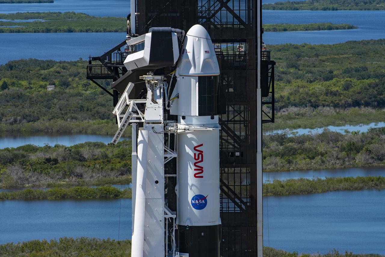 SpaceX’s Falcon 9 rocket, with the Dragon Endurance spacecraft atop, is vertical at NASA’s Kennedy Space Center Launch Complex 39A in Florida on Oct. 1, 2022, ahead of NASA’s SpaceX Crew-5 launch. Endurance will carry NASA astronauts Nicole Mann, commander; Josh Cassada, pilot; and Mission Specialists Koichi Wakata, of JAXA (Japan Aerospace Exploration Agency), and Roscosmos cosmonaut Anna Kikina to the International Space Station for a science expedition mission as part of NASA’s Commercial Crew Program. Liftoff is targeted for noon EDT on Oct. 5, 2022.
