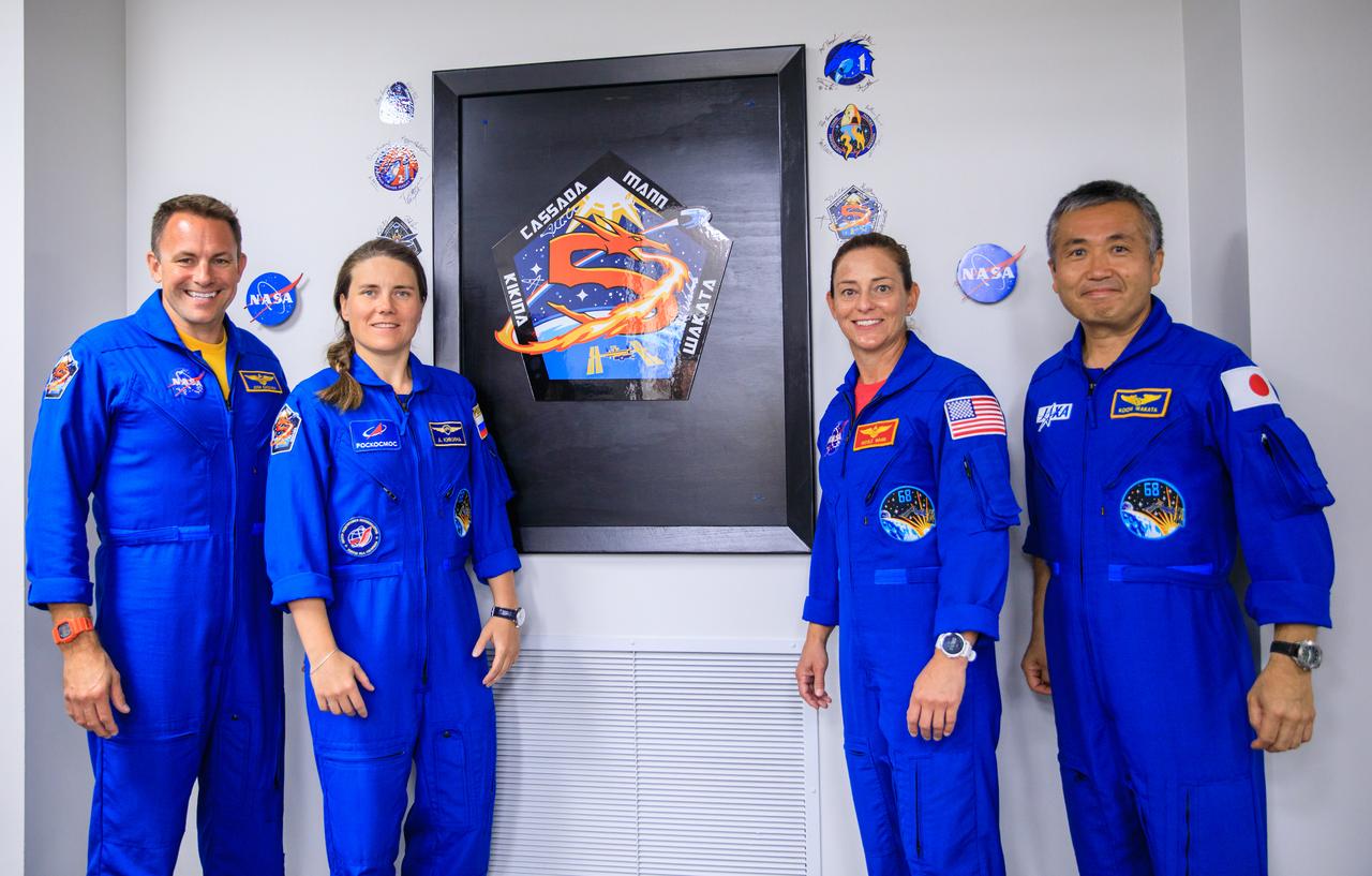 NASA’s SpaceX Crew-5 astronauts are photographed in the Astronaut Crew Quarters in the Neil A. Armstrong Operations and Checkout Building at the agency’s Kennedy Space Center in Florida on Oct. 4, 2022. From left are NASA astronaut Josh Cassada, Roscosmos cosmonaut Anna Kikina, NASA astronaut Nicole Aunapu Mann, and JAXA (Japan Aerospace Exploration Agency) astronaut Koichi Wakata. The crew will launch to the International Space Station aboard SpaceX’s Crew Dragon Endurance spacecraft for a science expedition mission as part of NASA’s Commercial Crew Program. Liftoff of SpaceX’s Falcon 9 rocket is targeted for noon EDT on Oct. 5, 2022, from Kennedy’s Launch Complex 39A.
