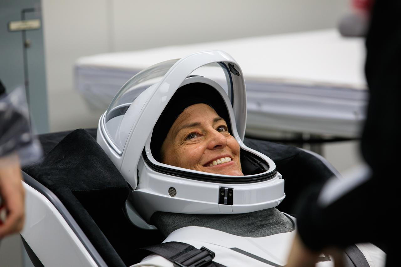 NASA astronaut Nicole Mann, spacecraft commander, is seated inside the crew suit-up room in the Neil A. Armstrong Operations and Checkout Building at NASA’s Kennedy Space Center in Florida on Oct. 5, 2022. Mann, along with NASA astronaut Josh Cassada, pilot, and Mission Specialists Koichi Wakata, of JAXA (Japan Aerospace Exploration Agency), and Roscosmos cosmonaut Anna Kikina will launch to the International Space Station on the agency’s SpaceX Crew-5 mission. The SpaceX Falcon 9 rocket and Dragon Endurance spacecraft lifted off at noon EDT from Kennedy’s Launch Complex 39A.