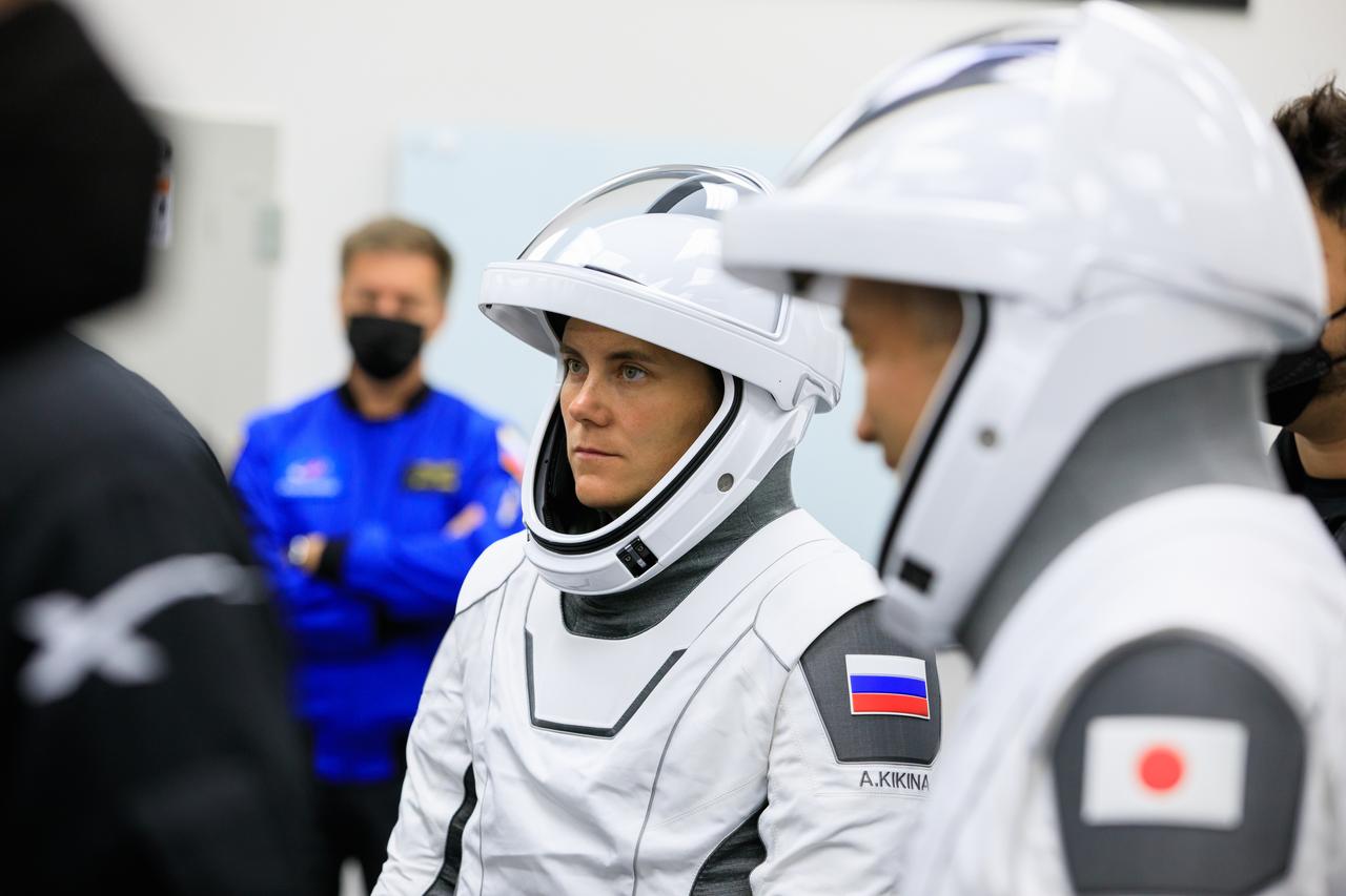 Inside the crew suit-up room in the Neil A. Armstrong Operations and Checkout Building at NASA’s Kennedy Space Center in Florida, Roscosmos cosmonaut Anna Kikina (left) and JAXA (Japan Aerospace Exploration Agency) astronaut Koichi Wakata are photographed in their spacesuits ahead of the agency’s SpaceX Crew-5 launch on Oct. 5, 2022. Kikina and Wakata, along with NASA astronauts Nicole Mann and Josh Cassada, will launch to the International Space Station for a science expedition mission as part of the agency’s Commercial Crew Program. The SpaceX Falcon 9 rocket and Dragon Endurance spacecraft lifted off at noon EDT from Kennedy’s Launch Complex 39A.