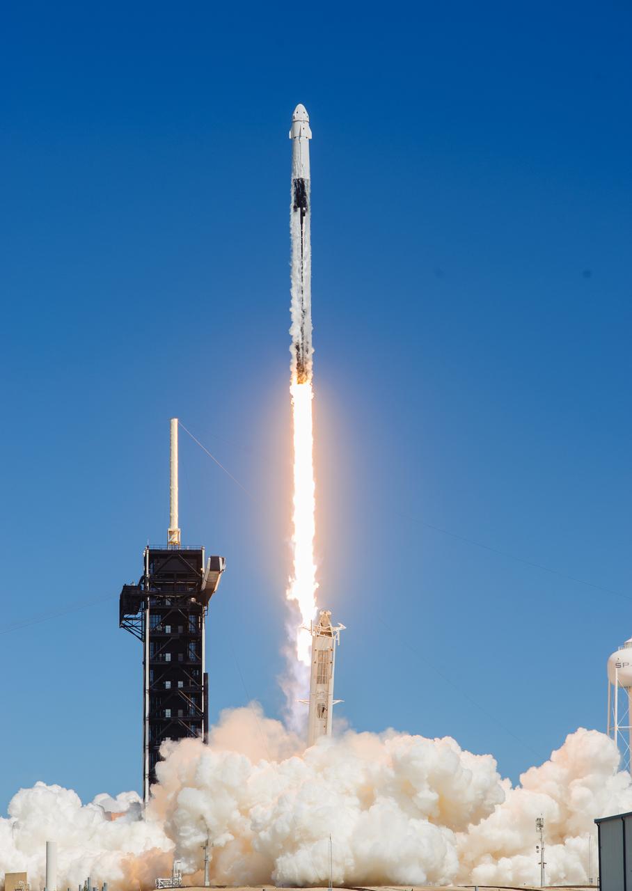 SpaceX’s Falcon 9 rocket, with the Dragon Endurance spacecraft atop, soars upward after lifting off from NASA’s Kennedy Space Center Launch Complex 39A in Florida on Oct. 5, 2022, on the agency’s SpaceX Crew-5 launch. Inside Endurance are NASA astronauts Nicole Mann, commander; Josh Cassada, pilot; and Mission Specialists Koichi Wakata, of JAXA (Japan Aerospace Exploration Agency), and Roscosmos cosmonaut Anna Kikina. The crew is heading to the International Space Station for a science expedition mission as part of the agency’s Commercial Crew Program. Liftoff occurred at noon EDT.