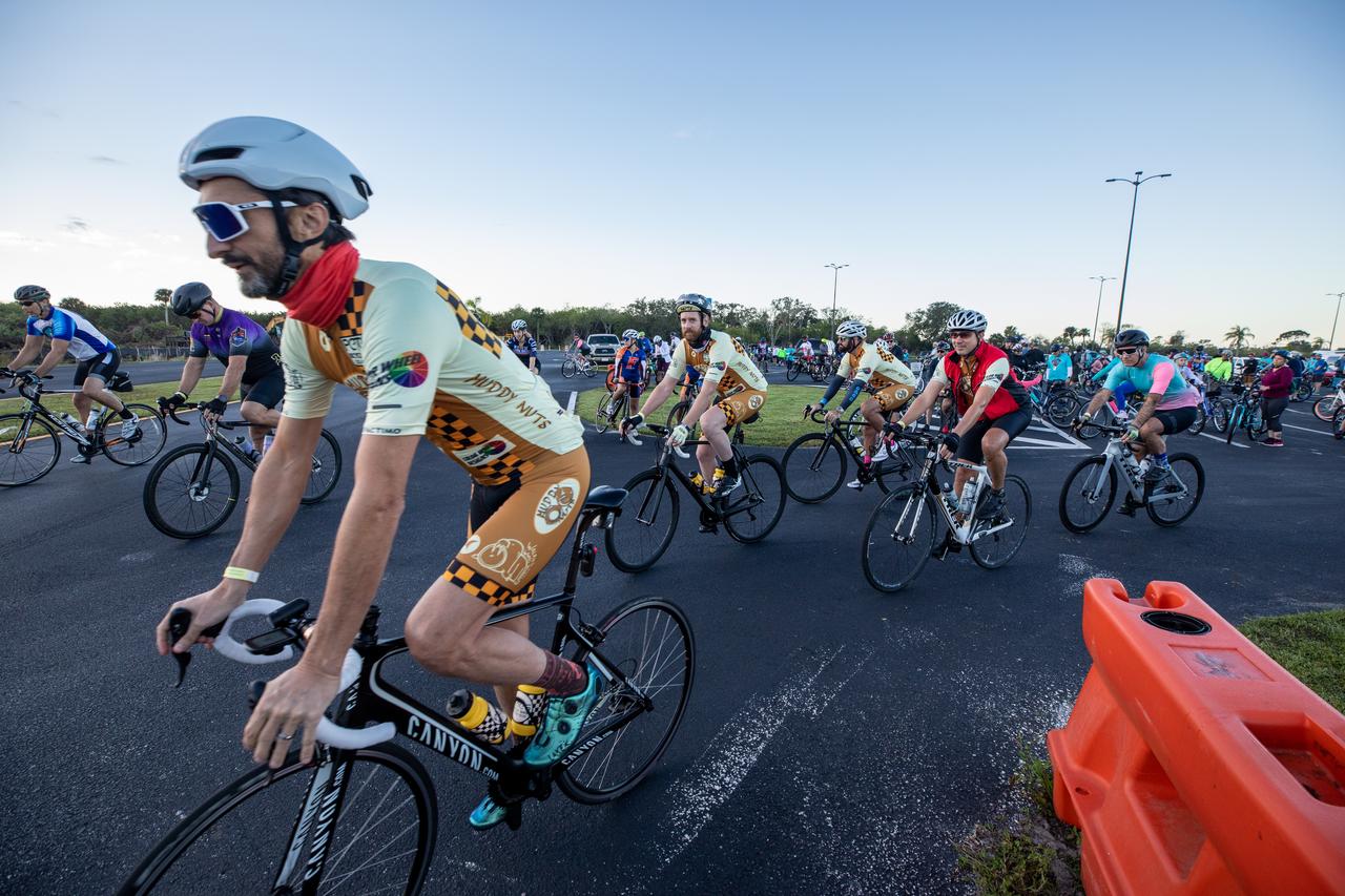 Kennedy Space Center employees and their guests participate in the Diamond Tour de KSC at NASA’s Kennedy Space Center in Florida on Oct. 22, 2022. This unique event, held for the first time since 2019, was part of the Safety organization’s Fall Into Safety and Health event, and named “diamond” to honor the center’s 60th anniversary. Cyclists covered three different routes and rode by historic landmarks, completing a total of about 37 miles. 