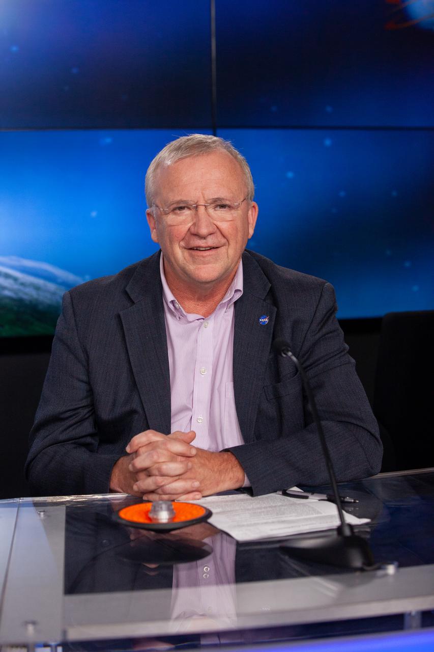 Jim Reuter, associate administrator for NASA’s Space Technology Mission Directorate, participates in a prelaunch news conference for the National Oceanic and Atmospheric Administration’s (NOAA) Joint Polar Satellite System-2 (JPSS-2) and NASA Low-Earth Orbit Flight Test of an Inflatable Decelerator (LOFTID) technology demonstration at Vandenberg Space Force Base in California on Oct. 28, 2022. JPSS-2 is the third satellite in the polar satellite series and is expected to capture data to improve weather forecasts, helping scientists predict and prepare for extreme weather events and climate change. JPSS-2 is scheduled to launch at 2:25 a.m. PDT Tuesday, Nov. 1, on a United Launch Alliance (ULA) Atlas V 401 rocket from Space Launch Complex 3 at Vandenberg Space Force Base in California. Launching with JPSS-2 is NASA’s LOFTID technology demonstration. After JPSS-2 safely reaches orbit, LOFTID will follow a re-entry trajectory from low-Earth orbit to demonstrate the inflatable heat shield’s ability to slow down and survive re-entry. LOFTID is a partnership with ULA and is dedicated to the memory of Bernard Kutter, one of the company’s engineers who played a key role in developing the technology. LOFTID will demonstrate how the inflatable aeroshell, or heat shield, can slow down and survive re-entry in conditions relevant to many potential applications, whether landing humans on Mars, new missions to Venus and Titan, or returning heavier payloads and samples from low-Earth orbit.