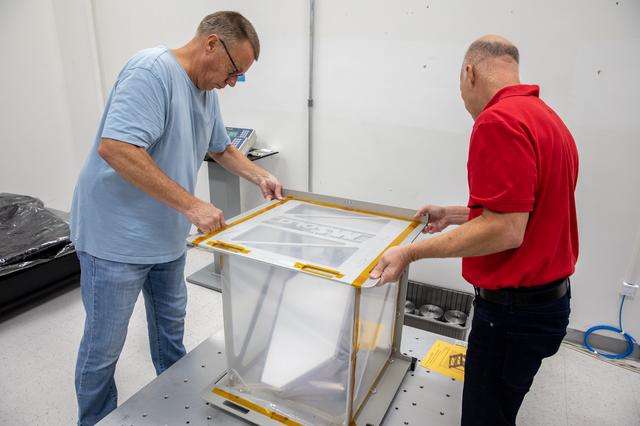 NASA image: MSolo PRIME-1 Mass Properties Test