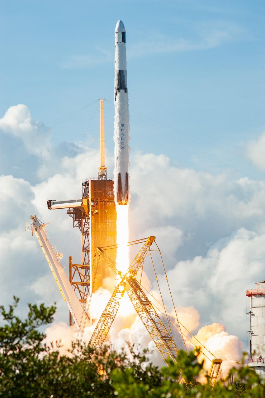The SpaceX Falcon 9 rocket carrying the Dragon cargo spacecraft lifts off from Launch Complex 39A at NASA’s Kennedy Space Center in Florida on Nov. 26, 2022, on the company’s 26th commercial resupply services mission for the agency to the International Space Station. Liftoff was at 2:20 p.m. EST. Dragon will deliver more than 7,700 pounds of cargo, including a variety of NASA investigations, supplies, and equipment to the crew aboard the space station, including the next pair of ISS Roll Out Solar Arrays (iROSAs). The spacecraft is expected to spend about a month attached to the orbiting outpost before it returns to Earth with research and return cargo, splashing down off the coast of Florida.