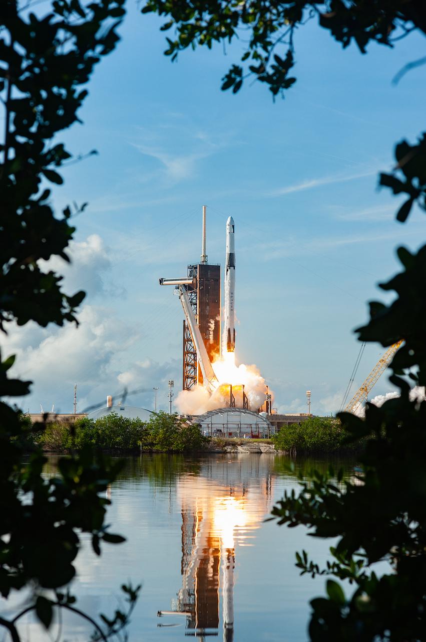 The SpaceX Falcon 9 rocket carrying the Dragon cargo spacecraft lifts off from Launch Complex 39A at NASA’s Kennedy Space Center in Florida on Nov. 26, 2022, on the company’s 26th commercial resupply services mission for the agency to the International Space Station. Liftoff was at 2:20 p.m. EST. Dragon will deliver more than 7,700 pounds of cargo, including a variety of NASA investigations, supplies, and equipment to the crew aboard the space station, including the next pair of ISS Roll Out Solar Arrays (iROSAs). The spacecraft is expected to spend about a month attached to the orbiting outpost before it returns to Earth with research and return cargo, splashing down off the coast of Florida.