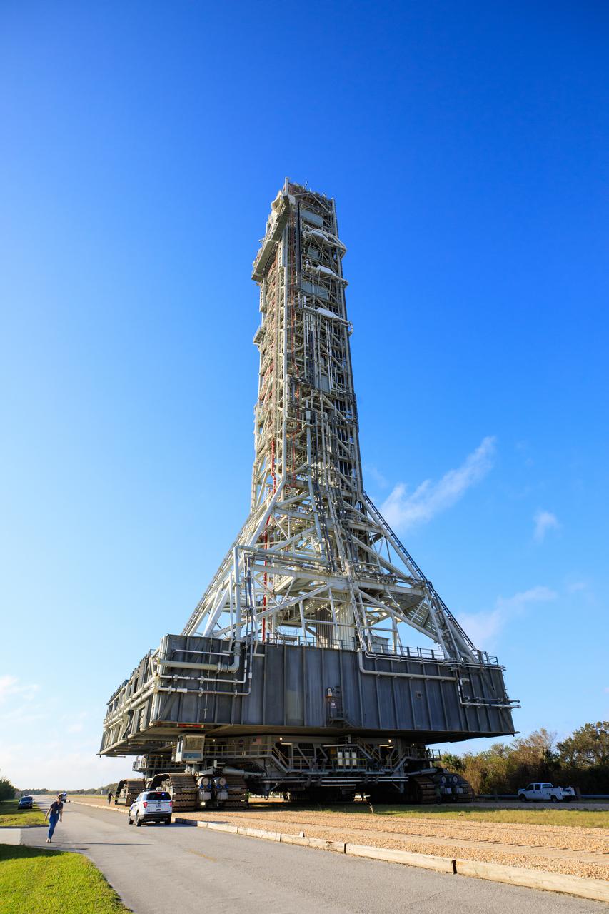 NASA’s mobile launcher, carried atop the crawler-transporter 2, left launch pad 39B at NASA’s Kennedy Space Center in Florida on Dec. 8, 2022, following the successful launch of the agency’s Space Launch System (SLS) rocket and Orion spacecraft on the Artemis I flight test on Nov. 16, 2022. The mobile launcher is scheduled to return to the Vehicle Assembly Building (VAB) on Dec. 9, 2022, and it will remain inside the VAB for several weeks as teams get it ready for the Artemis II crewed mission. Following its stay in the VAB, it will go to the mobile launcher park site location at Kennedy where it will undergo emergency egress modifications and testing to support future Artemis missions. 