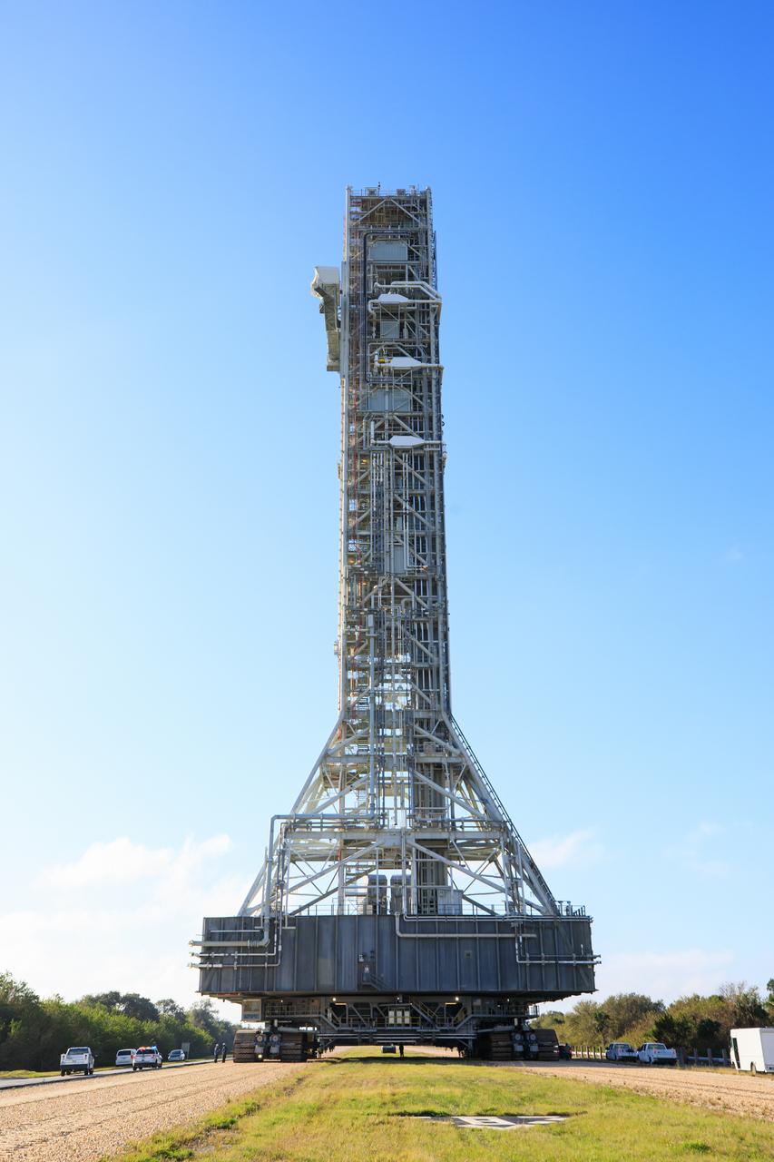 NASA’s mobile launcher, carried atop the crawler-transporter 2, left launch pad 39B at NASA’s Kennedy Space Center in Florida on Dec. 8, 2022, following the successful launch of the agency’s Space Launch System (SLS) rocket and Orion spacecraft on the Artemis I flight test on Nov. 16, 2022. The mobile launcher is scheduled to return to the Vehicle Assembly Building (VAB) on Dec. 9, 2022, and it will remain inside the VAB for several weeks as teams get it ready for the Artemis II crewed mission. Following its stay in the VAB, it will go to the mobile launcher park site location at Kennedy where it will undergo emergency egress modifications and testing to support future Artemis missions. 