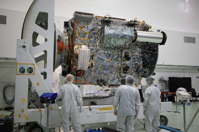 NASA image: Psyche Spacecraft Processing