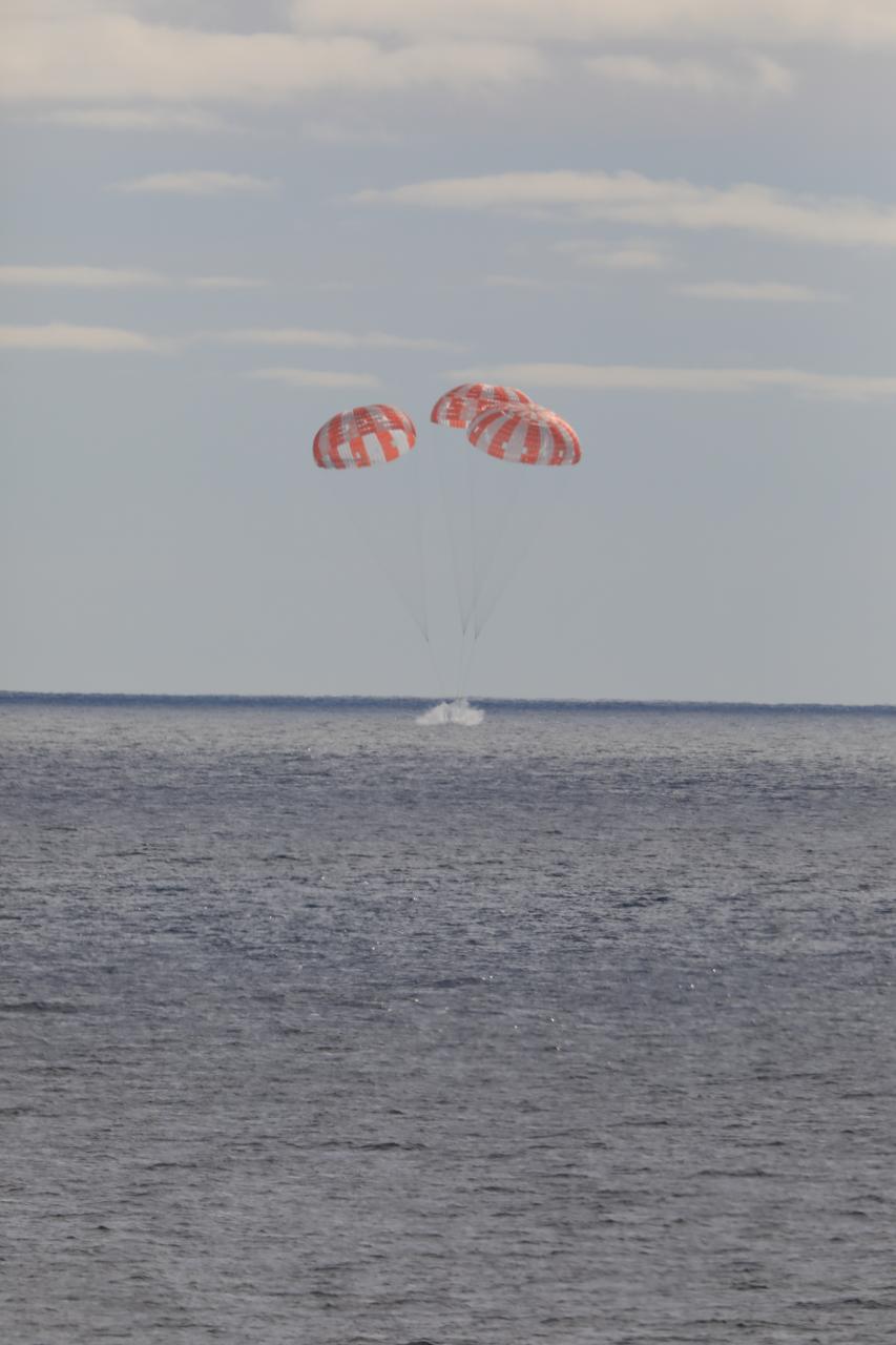 At 12:40 p.m. EST, Dec. 11, 2022, NASA’s Orion spacecraft for the Artemis I mission splashed down in the Pacific Ocean after a 25.5 day mission to the Moon. Orion will be recovered by NASA’s Landing and Recovery team, U.S. Navy and Department of Defense partners aboard the USS Portland.