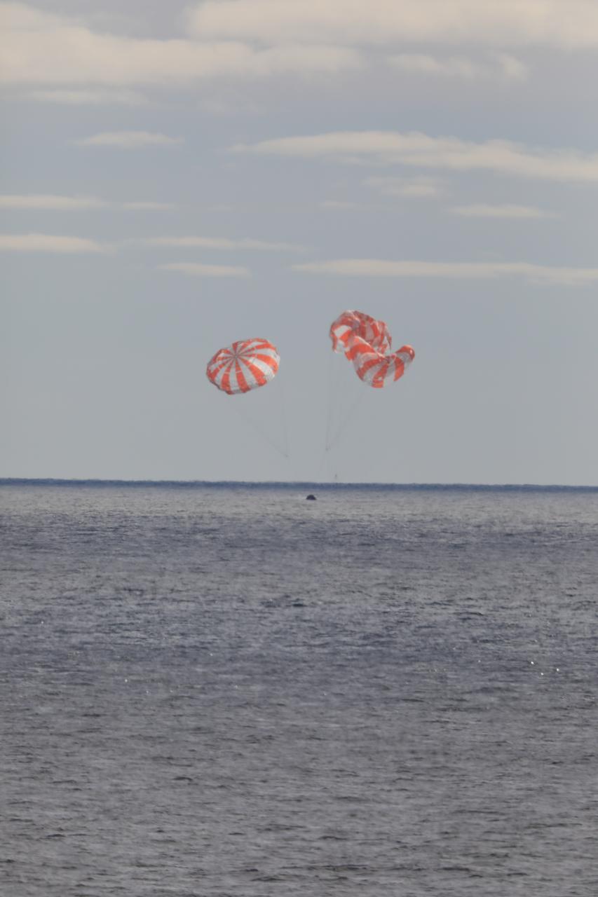 At 12:40 p.m. EST, Dec. 11, 2022, NASA’s Orion spacecraft for the Artemis I mission splashed down in the Pacific Ocean after a 25.5 day mission to the Moon. Orion will be recovered by NASA’s Landing and Recovery team, U.S. Navy and Department of Defense partners aboard the USS Portland.