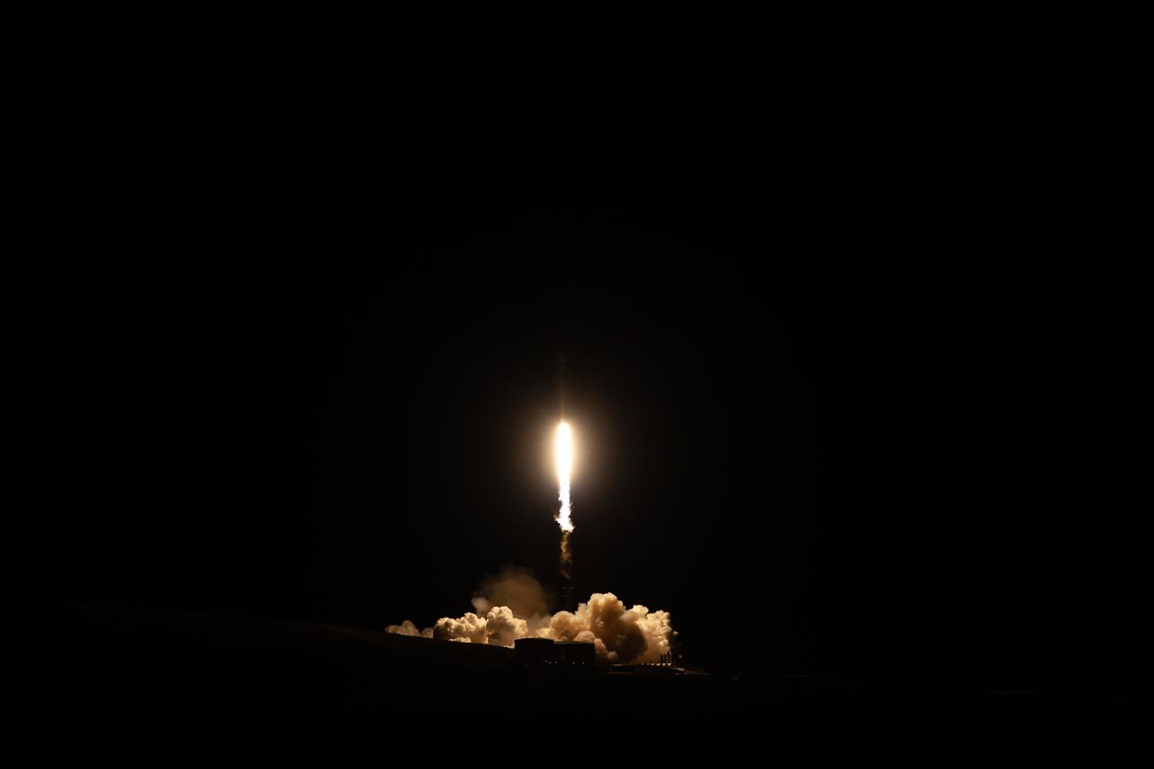 The SpaceX Falcon 9 rocket, carrying the Surface Water and Ocean Topography (SWOT) satellite, lifts off from Space Launch Complex-4 East at Vandenberg Space Force Base in California on Dec. 16, 2022, at 3:46 a.m. PST. A collaboration between NASA and the French space agency Centre National d’Études Spatiales (CNES), with contributions from the Canadian Space Agency and the UK Space Agency, SWOT will be the first satellite to survey nearly all water on Earth’s surface. The satellite will help researchers understand how much water flows in and out of Earth’s freshwater bodies and will provide insight into the ocean’s role in climate change. The instruments onboard will measure the height of water in lakes, rivers, reservoirs, and the ocean, and will observe ocean features in higher definition than ever before. NASA’s Launch Services Program, based at the agency’s Kennedy Space Center in Florida, is managing the launch service.