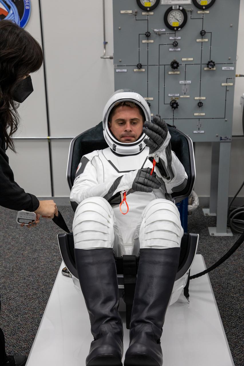 Andrey Fedyaev, Roscosmos cosmonaut and mission specialist for Crew-6, checks his SpaceX spacesuit inside the crew suit-up room in the Neil Armstrong Operations and Checkout Building at NASA’s Kennedy Space Center in Florida during a countdown dress rehearsal on Feb. 23, 2023, to prepare for the upcoming Crew-6 launch. Fedyaev, along with NASA astronaut Stephen Bowen, spacecraft commander; NASA astronaut Warren “Woody” Hoburg, pilot; and Sultan Alneyadi, UAE (United Arab Emirates) astronaut and mission specialist will launch to the International Space Station aboard the Crew Dragon Endeavour on a SpaceX Falcon 9. Launch is targeted for 1:45 a.m. EST on Feb. 27 from Launch Complex 39A. Crew-6 is the sixth crew rotation mission with SpaceX to the station, and the seventh flight of Dragon with people as part of the agency’s Commercial Crew Program.