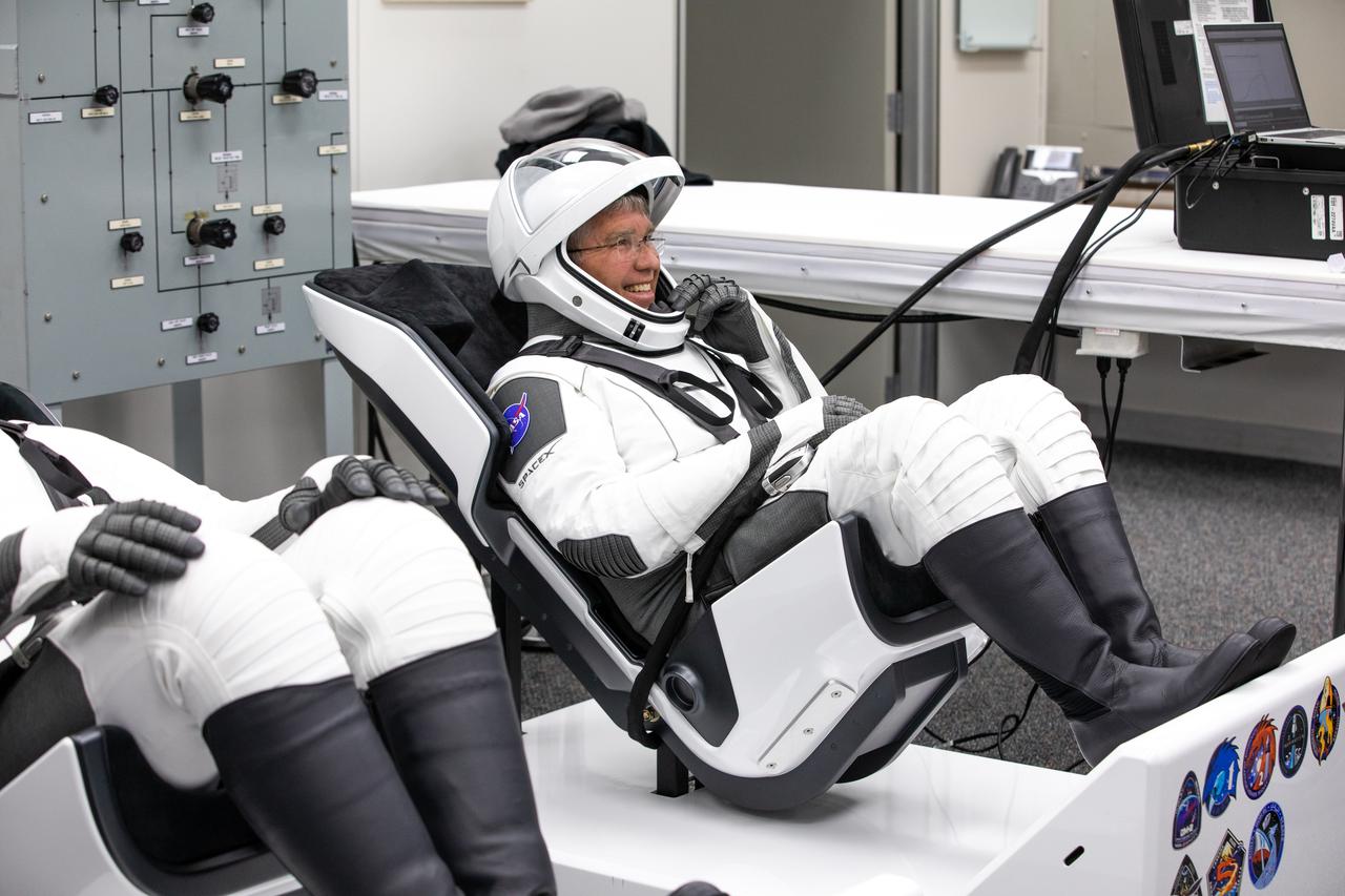 NASA’s SpaceX Crew-6 crewmembers participate in final fit checks of their SpaceX spacesuits in the crew suit-up room inside the Neil Armstrong Operations and Checkout Building at NASA’s Kennedy Space Center in Florida on March 1, 2023. In view is NASA astronaut Stephen Bowen, spacecraft commander. Bowen and his crewmates are preparing for launch to the International Space Station aboard SpaceX’s Dragon spacecraft Endeavour atop the Falcon 9 rocket. Launch is target for 12:34 a.m. EST on March 2 from Launch Complex 39A. Crew-6 is the sixth crew rotation mission with SpaceX to the station, and the seventh flight of Dragon with people as part of the agency’s Commercial Crew Program.