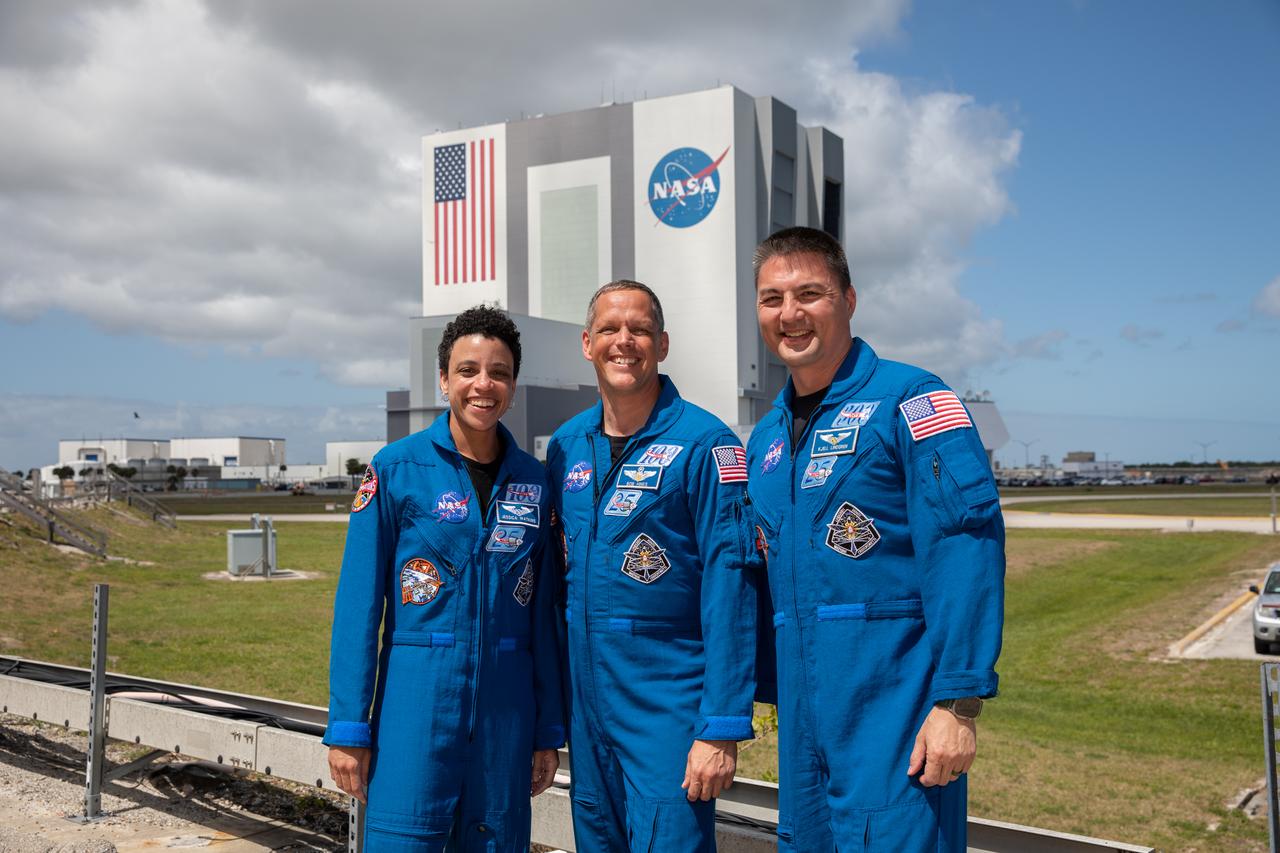 From left, NASA astronauts Jessica Watkins, Bob Hines, and Kjell Lindgren are photographed at the Press Site at NASA’s Kennedy Space Center during a visit to the Florida spaceport on March 22, 2023. The astronauts visited Kennedy to thank employees for supporting NASA’s SpaceX Crew-4 launch. Watkins, Hines, and Lindgren, along with ESA (European Space Agency) astronaut Samantha Cristoforetti, launched to the International Space Station aboard a SpaceX Crew Dragon spacecraft on April 27, 2022, from Kennedy’s Launch Complex 39A. The crew remained at the orbiting laboratory for approximately six months, conducting critical science as part of the fourth crew rotation mission for NASA’s Commercial Crew Program.