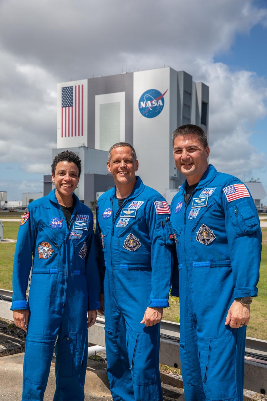 From left, NASA astronauts Jessica Watkins, Bob Hines, and Kjell Lindgren are photographed at the Press Site at NASA’s Kennedy Space Center during a visit to the Florida spaceport on March 22, 2023. The astronauts visited Kennedy to thank employees for supporting NASA’s SpaceX Crew-4 launch. Watkins, Hines, and Lindgren, along with ESA (European Space Agency) astronaut Samantha Cristoforetti, launched to the International Space Station aboard a SpaceX Crew Dragon spacecraft on April 27, 2022, from Kennedy’s Launch Complex 39A. The crew remained at the orbiting laboratory for approximately six months, conducting critical science as part of the fourth crew rotation mission for NASA’s Commercial Crew Program.