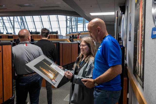 NASA image: Artemis I Launch Director and Plaque Award Ceremony
