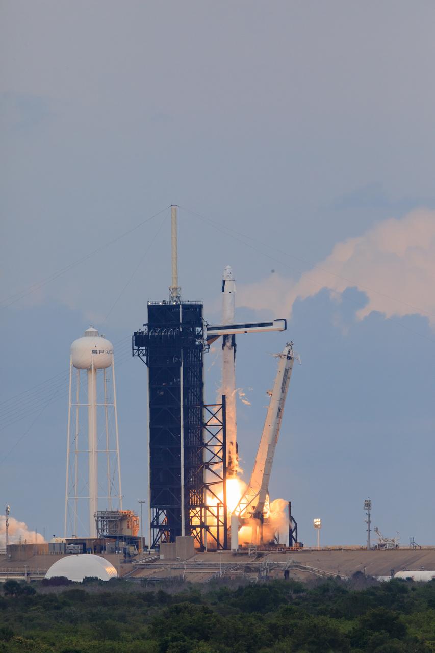 A SpaceX Falcon 9 rocket, carrying the company’s Dragon spacecraft, lifts off from NASA Kennedy Space Center’s Launch Complex 39A in Florida on May 21, 2023, for the Axiom Mission 2 (Ax-2) to the International Space Station. Ax-2 is the second all private astronaut mission to the International Space Station, sending Commander Peggy Whitson, Pilot John Shoffner, and Mission Specialists Ali Alqarni and Rayyanah Barnawi to the orbiting laboratory, where they will spend about 10 days conducting scientific research, outreach, and commercial activities. Liftoff occurred at 5:37 p.m. EDT.
