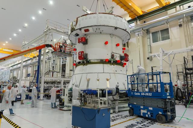 NASA image: Artemis II SM Move to Fast Cell