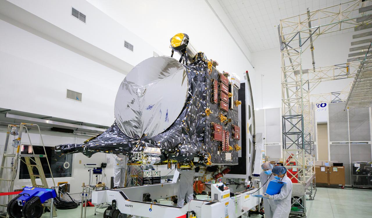 A NASA team prepares the agency’s Psyche spacecraft for launch inside the Astrotech Space Operations Facility near Kennedy Space Center in Florida on July 15, 2023. Psyche will launch atop a SpaceX Falcon Heavy rocket from Launch Complex 39A at Kennedy to explore a metal-rich asteroid. Launch is targeted for Oct. 5, 2023. Riding with Psyche is a pioneering technology demonstration, NASA’s Deep Space Optical Communications (DSOC) experiment.