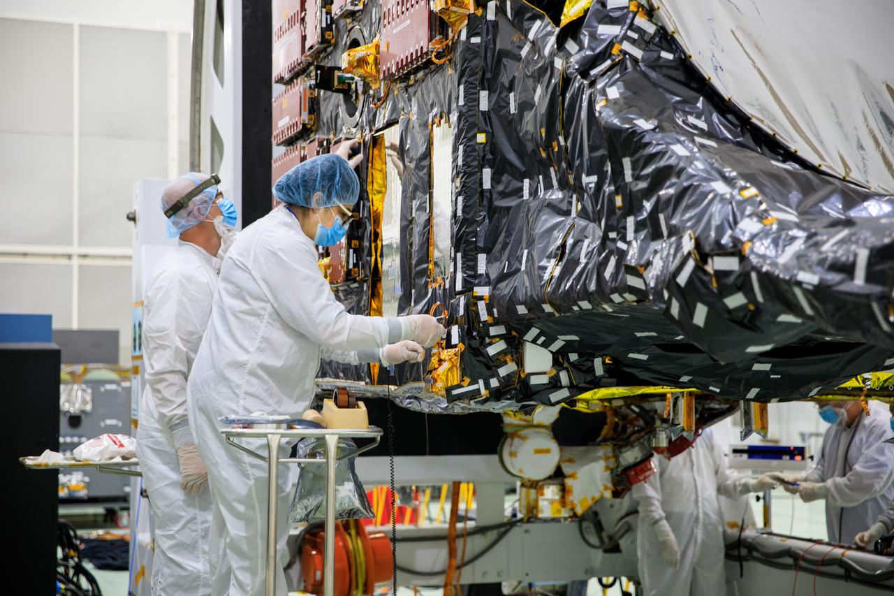 A NASA team prepares the agency’s Psyche spacecraft for launch inside the Astrotech Space Operations Facility near Kennedy Space Center in Florida on July 15, 2023. Psyche will launch atop a SpaceX Falcon Heavy rocket from Launch Complex 39A at Kennedy to explore a metal-rich asteroid. Launch is targeted for Oct. 5, 2023. Riding with Psyche is a pioneering technology demonstration, NASA’s Deep Space Optical Communications (DSOC) experiment. 