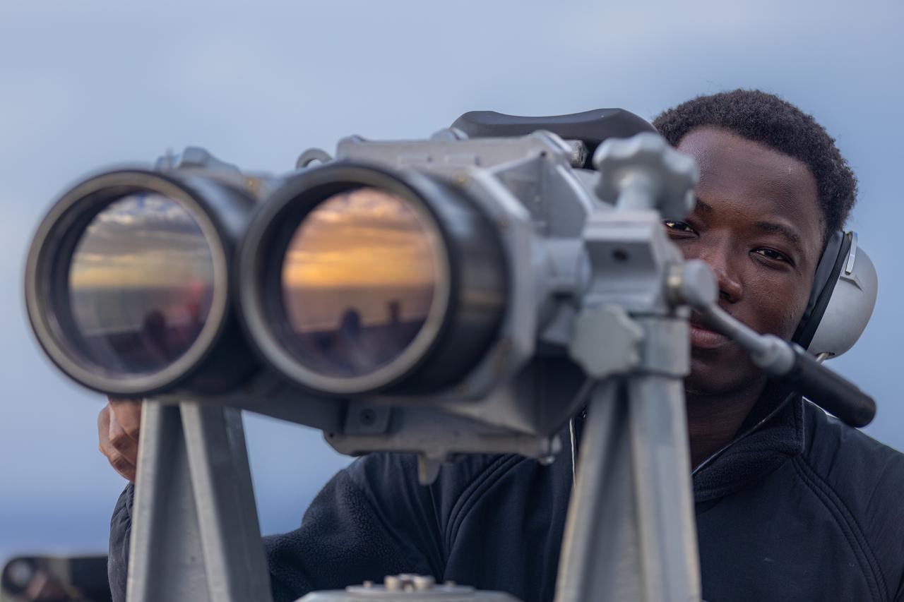 Members of NASA’s Landing and Recovery team, along with partners from the Department of Defense, practice Artemis recovery procedures as part of Underway Recovery Test 10 (URT-10) off the coast of San Diego on July 31, 2023. The event involved the use of the Crew Module Test Article (CMTA), a full-scale mockup of NASA’s Orion spacecraft. URT-10 is the 10th in a series of Artemis recovery tests, but marked the first time NASA and its partners from the Department of Defense put their Artemis II recovery procedures to the test.