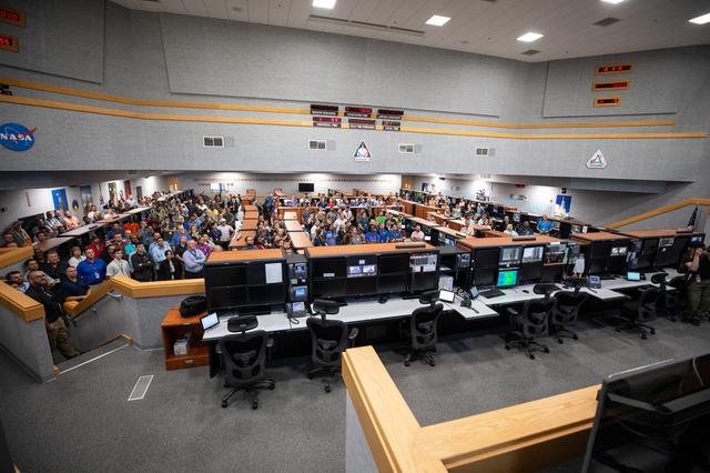 Artemis II Crew with EGS