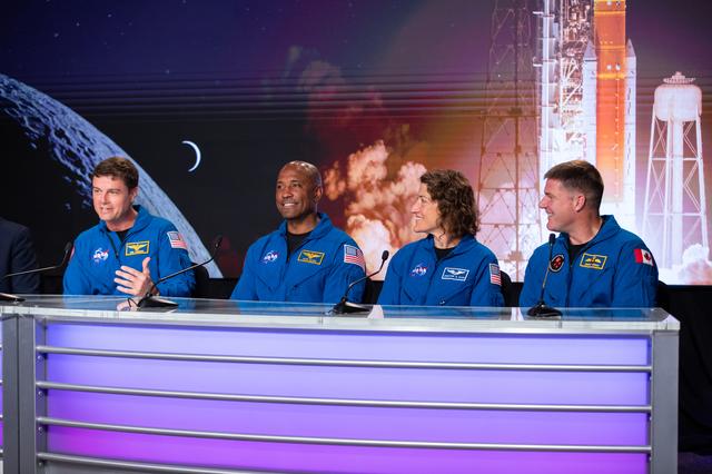 NASA image: NASA Briefing with Artemis II Crew