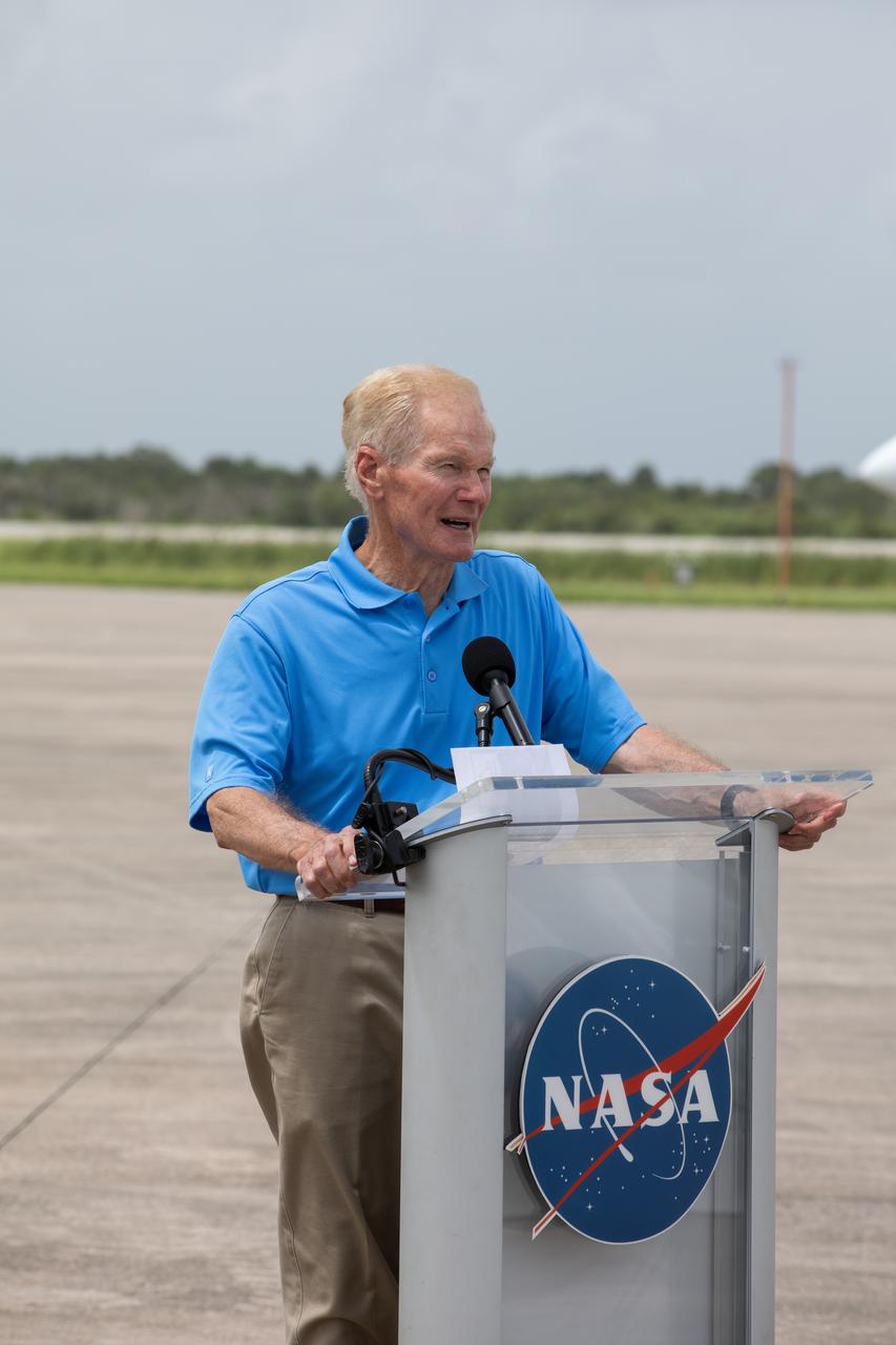 NASA Administrator Bill Nelson speaks to members of the news media during crew arrival for NASA’s SpaceX Crew-7 mission at the Launch and Landing Facility at Kennedy Space Center in Florida on Sunday, Aug. 20, 2023. The crew will launch to the International Space Station aboard SpaceX’s Dragon spacecraft on the company’s Falcon 9 rocket. Liftoff is targeted for 3:49 a.m. EDT Friday, Aug. 25, 2023, from Kennedy’s Launch Complex 39A. Crew-7 is the seventh crew rotation mission with SpaceX to the station, and the eighth flight of Dragon with people as part of the agency’s Commercial Crew Program.
