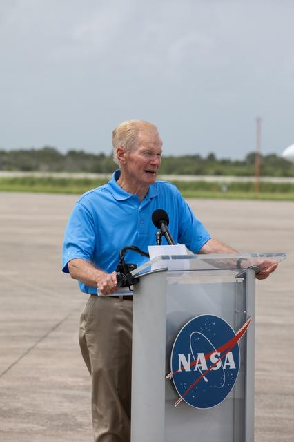 NASA image: NASA’s SpaceX Crew-7 Crew Arrival at Kennedy Space Center