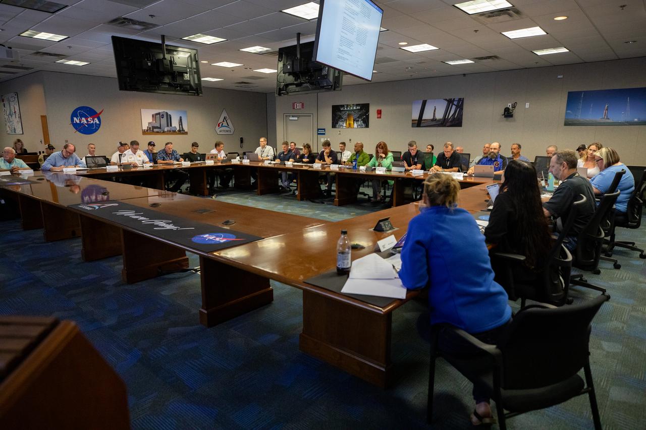 An Artemis II pre-task briefing on Tuesday, Sept. 19, 2023, is conducted in the Rocco A. Petrone Launch Control Center at NASA’s Kennedy Space Center in Florida. The briefing allows teams to collaborate ahead of a series of integrated system verification and validation tests conducted at Kennedy to evaluate the readiness of the crew and ground equipment ahead of launch day. 