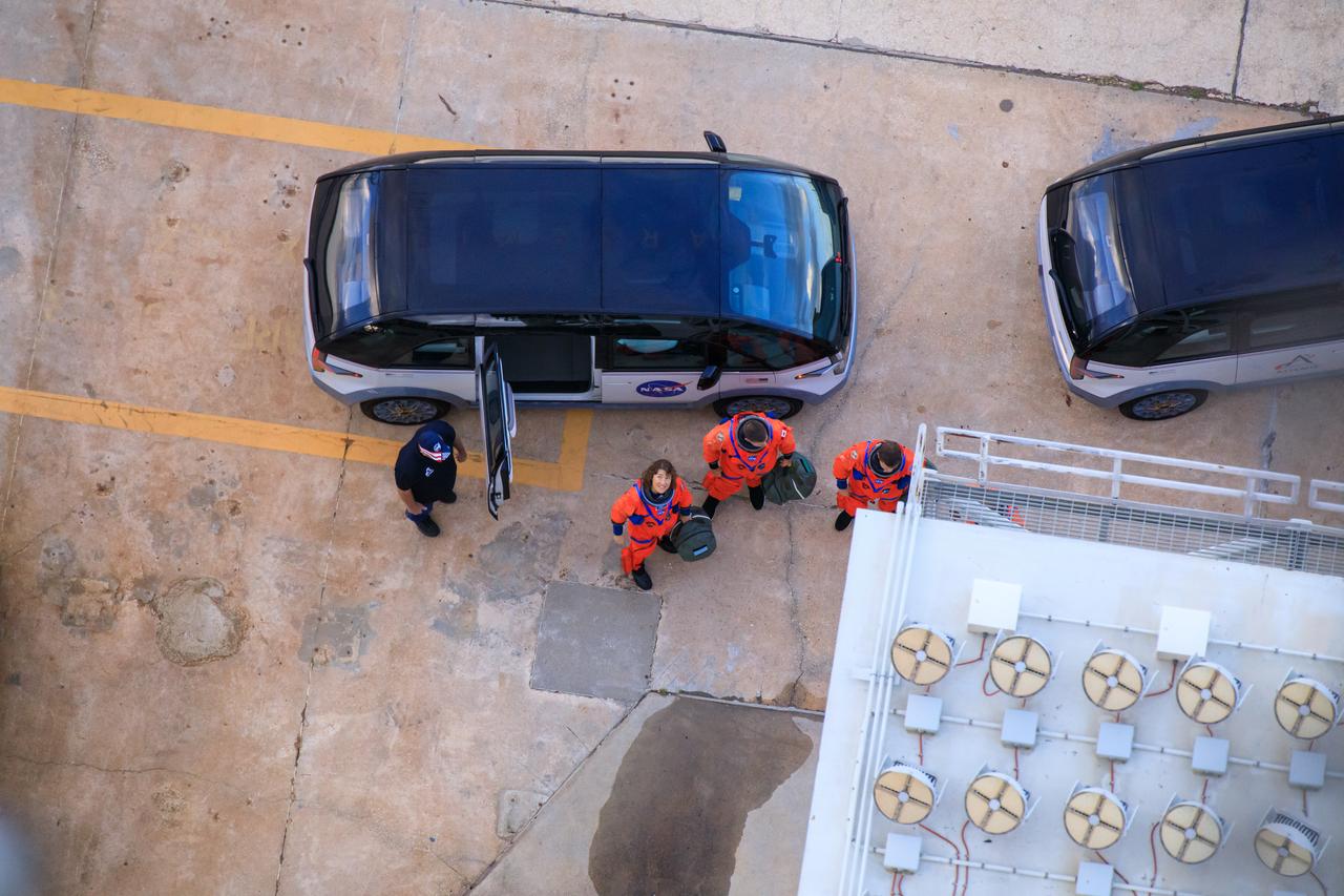 Artemis II NASA astronauts Reid Wiseman, Victor Glover, and Christina Koch, and CSA (Canadian Space Agency) astronaut Jeremy Hansen arrive to Launch Pad 39B and prepare to enter the mobile launcher and proceed to the crew access arm as part of an integrated ground systems test at Kennedy Space Center in Florida on Wednesday, Sept. 20, to test the crew timeline for launch day.