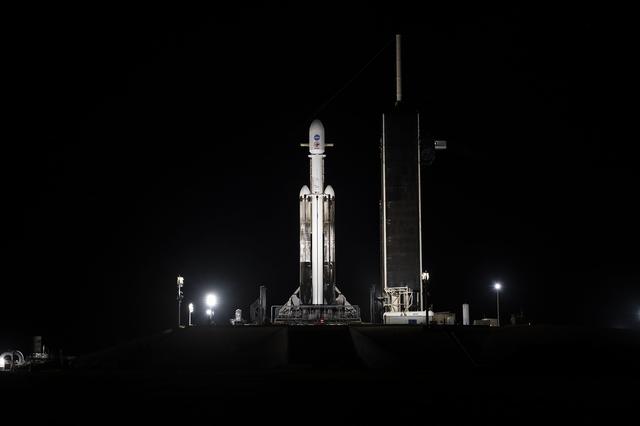 NASA image: Psyche: SpaceX Falcon 9 Heavy Vertical at LC 39A