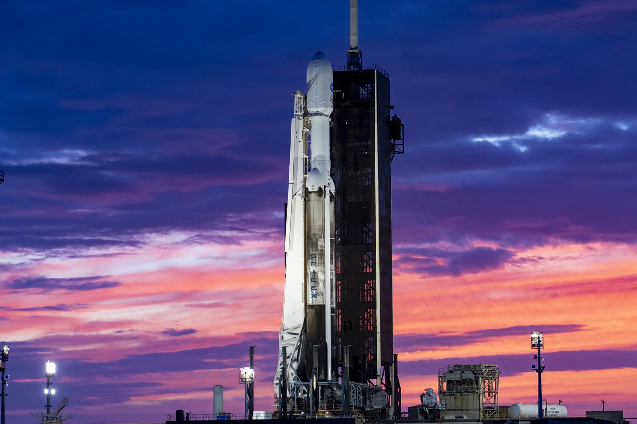 NASA’s Psyche spacecraft stands tall atop a SpaceX Falcon Heavy rocket at Kennedy Space Center’s historic Launch Complex 39A in Florida on Thursday, Oct. 12, 2023. Liftoff of Psyche is targeted for 10:19 a.m. EDT Friday, Oct. 13. The mission will explore an asteroid that scientists hope will help solve mysteries of our solar system for the benefit of humanity. This includes, for the first time, examining a world dominantly made not of rock or ice, but of metal, to answer fundamental questions about Earth’s own metal core and the formation of our solar system. Psyche also will carry a technology demonstration – NASA’s Deep Space Optical Communications (DSOC) experiment – that will test a next-generation way to communicate from space.