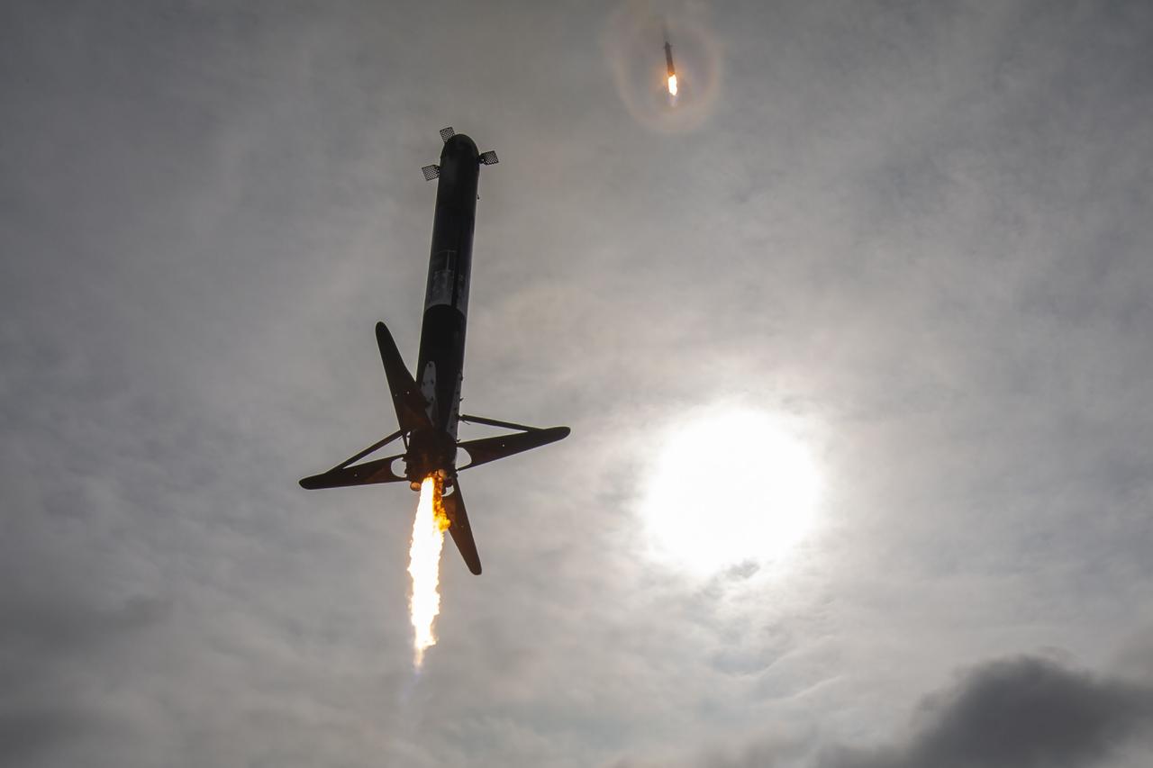 A side booster from SpaceX’s Falcon Heavy rocket comes in for a successful landing at the company’s landing zone at Cape Canaveral Space Force Station in Florida on Friday, Oct. 13, 2023, just minutes after NASA’s Psyche launch from Kennedy Space Center. The Psyche mission will study a metal-rich asteroid with the same name, located in the main asteroid belt between Mars and Jupiter. This is NASA’s first mission to study an asteroid that has more metal than rock or ice. Riding with Psyche is a pioneering technology demonstration – NASA’s Deep Space Optical Communications (DSOC) experiment – which will be the first test of laser communications beyond the Moon.