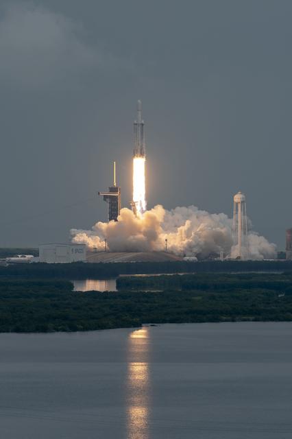 NASA image: Psyche Liftoff