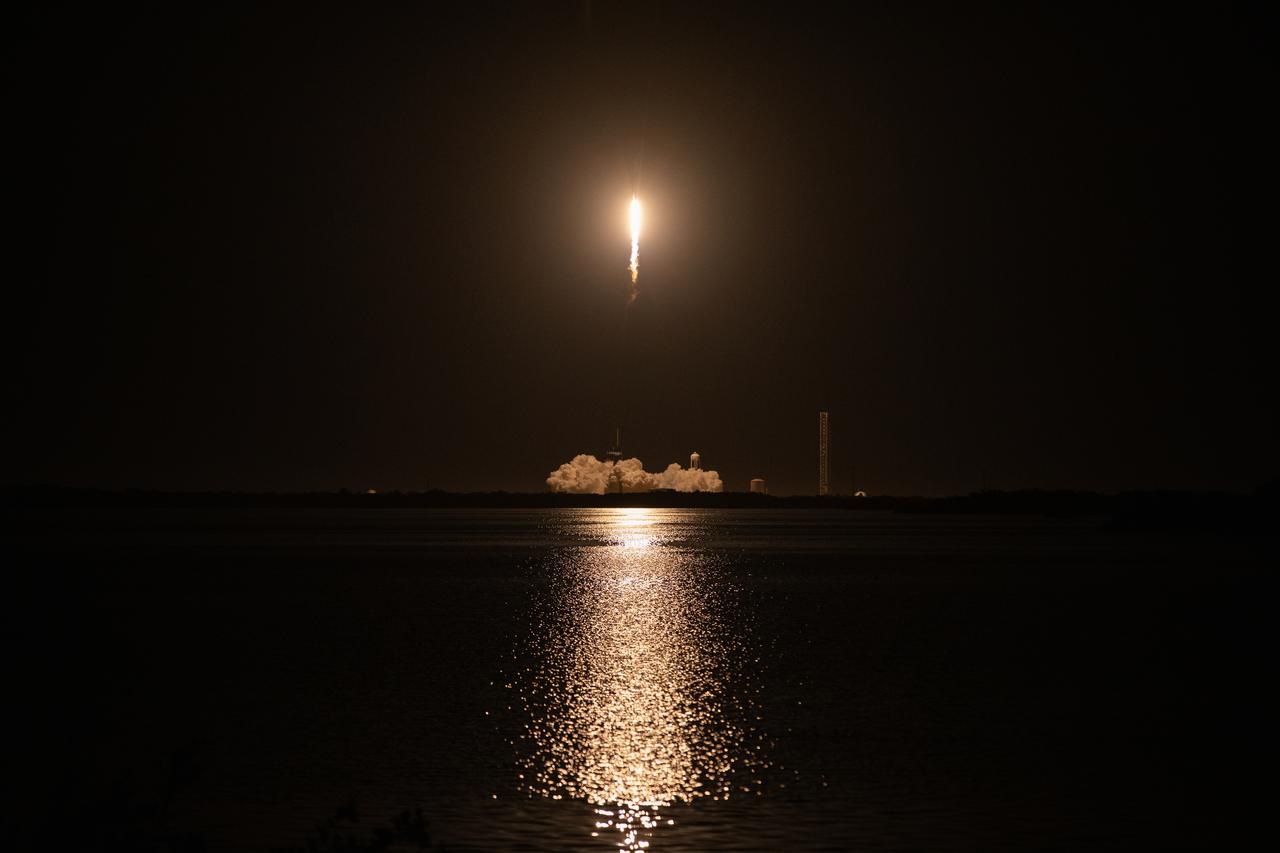 The SpaceX Falcon 9 rocket carrying the Dragon spacecraft lifts off from Launch Complex 39A at NASA’s Kennedy Space Center in Florida on Thursday, Nov. 9, 2023, on the company’s 29th commercial resupply services mission for the agency to the International Space Station. Liftoff was at 8:28 p.m. EST. Dragon will deliver scientific research, technology demonstrations, crew supplies, and hardware to the space station to support its Expedition 70 crew, including NASA’s Integrated Laser Communications Relay Demonstration Low Earth Orbit User Modem and Amplifier Terminal (ILLUMA-T) and Atmospheric Waves Experiment (AWE). The spacecraft is expected to spend about a month attached to the orbiting outpost before it returns to Earth with research and return cargo, splashing down off the coast of Florida.