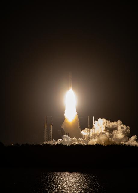 NASA image: CLPS Peregrine Mission-1 (PM-1) Astrobotic/ULA Liftoff