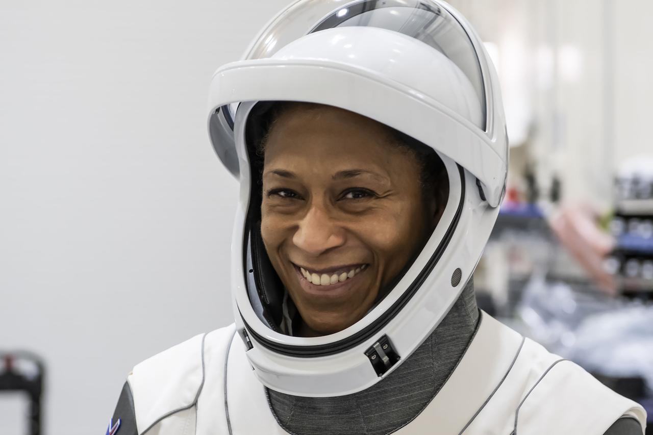 NASA astronaut Jeanette Epps, mission specialist of NASA’s SpaceX Crew-8 mission, is suited up to participate in a Crew Equipment Interface Test (CEIT) at Cape Canaveral Space Force Station in Florida on Friday, Jan. 12, 2024. During the CEIT, the astronauts practice launch and docking in a high-fidelity simulator and getting into position inside SpaceX’s Dragon capsule. As part of the agency’s Commercial Crew Program, Crew-8 marks the ninth human spaceflight mission supported by a SpaceX Dragon spacecraft and the eighth crew rotation mission to International Space Station. Crew-8 will launch on a SpaceX Falcon 9 rocket from Launch Complex 39A at NASA’s Kennedy Space Center in Florida no earlier than mid-February 2024.