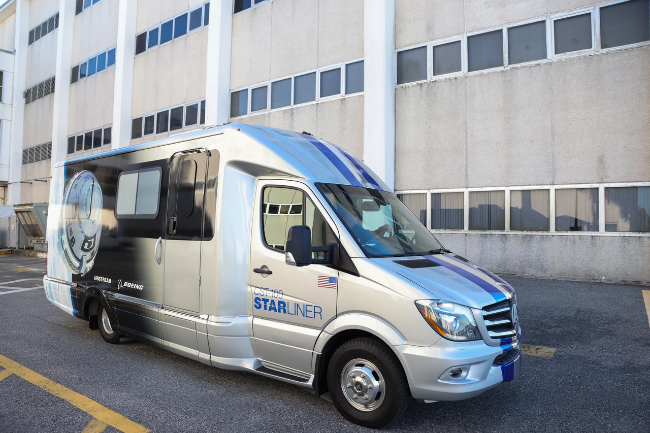 A crew transportation vehicle carrying NASA astronauts Suni Williams and Barry “Butch” Wilmore drives past the Neil Armstrong Operations and Checkout Building at the agency’s Kennedy Space Center in Florida on Wednesday, Jan. 31, 2024, as part of an integrated crew exercise simulation for NASA’s Boeing Crew Flight Test (CFT). The integrated exercise involved participation from the flight crew, NASA, Boeing, and United Launch Alliance (ULA), and allowed teams to rehearse prelaunch operations beginning roughly four hours before a targeted liftoff. CFT will be the first flight with astronauts to the International Space Station for Boeing’s Starliner spacecraft as part of NASA’s Commercial Crew Program. Starliner is scheduled to launch atop ULA’s Atlas V rocket no earlier than mid-April 2024.
