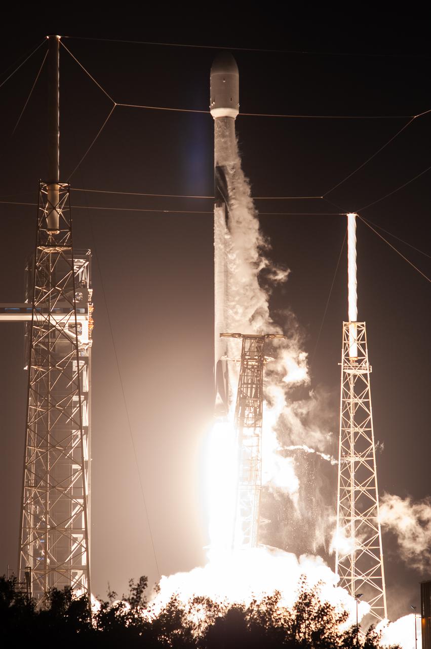 NASA’s PACE (Plankton, Aerosol, Cloud, ocean Ecosystem) spacecraft, atop a SpaceX Falcon 9 rocket, successfully lifts off from Space Launch Complex 40 at Cape Canaveral Space Force Station in Florida at 1:33 a.m. EST Thursday, Feb. 8. PACE is NASA’s newest earth-observing satellite that will help increase our understanding of Earth’s oceans, atmosphere, and climate by delivering hyperspectral observations of microscopic marine organisms called phytoplankton, as well new data on clouds and aerosols.
