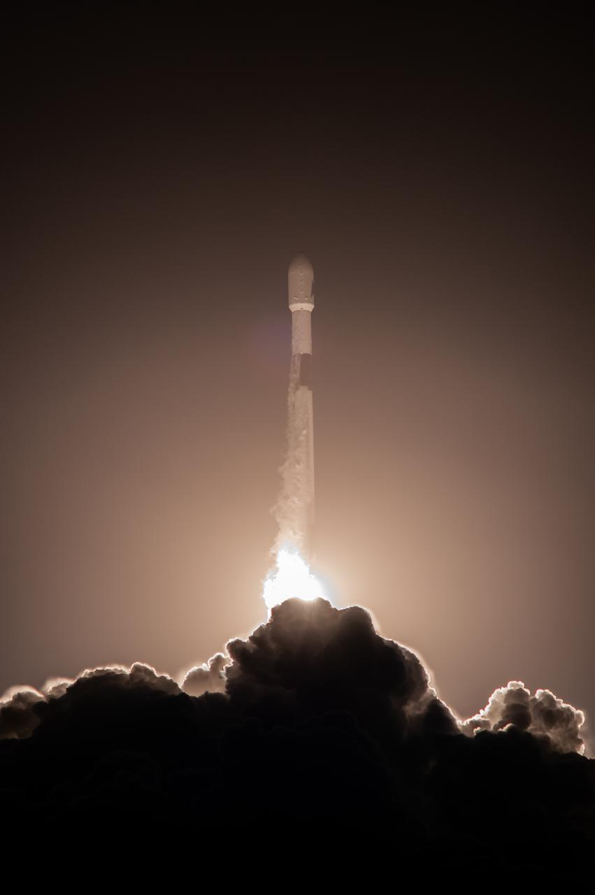 NASA’s PACE (Plankton, Aerosol, Cloud, ocean Ecosystem) spacecraft, atop a SpaceX Falcon 9 rocket, successfully lifts off from Space Launch Complex 40 at Cape Canaveral Space Force Station in Florida at 1:33 a.m. EST Thursday, Feb. 8. PACE is NASA’s newest earth-observing satellite that will help increase our understanding of Earth’s oceans, atmosphere, and climate by delivering hyperspectral observations of microscopic marine organisms called phytoplankton, as well new data on clouds and aerosols.