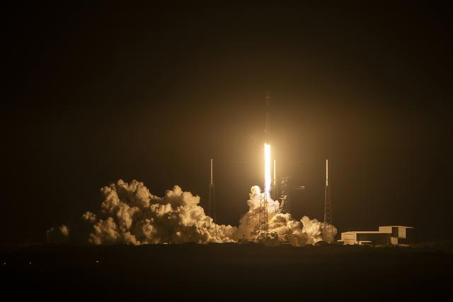 NASA image: SpaceX PACE Launch