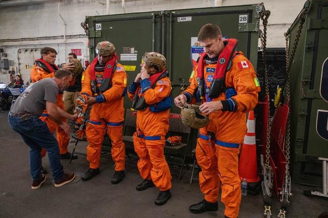 NASA image: URT-11 CMTA Deploy & Recover Night Ops